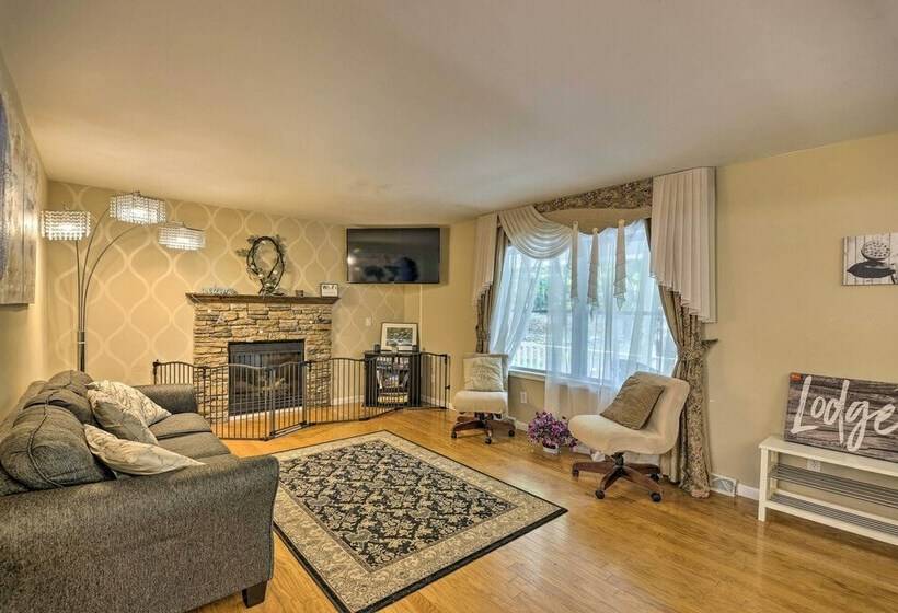 Poconos Family Retreat W/ Private Hot Tub!