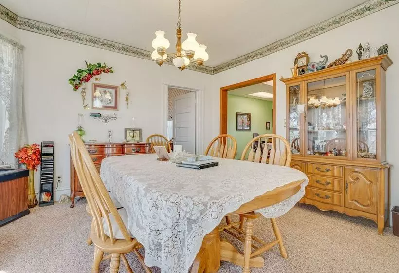 Quiet Farmhouse Retreat W/ Fire Pit   Pets Welcome