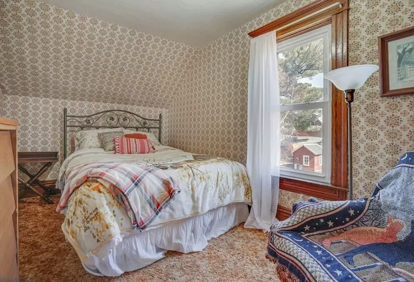 Quiet Farmhouse Retreat W/ Fire Pit   Pets Welcome