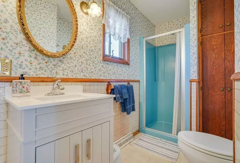 Quiet Farmhouse Retreat W/ Fire Pit   Pets Welcome