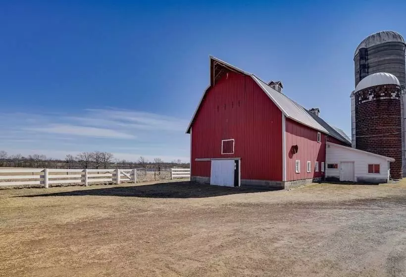 Quiet Farmhouse Retreat W/ Fire Pit   Pets Welcome