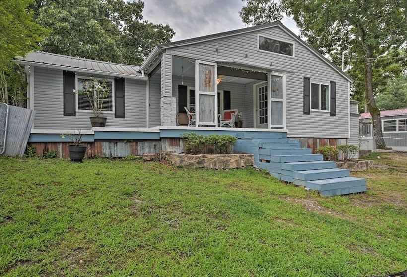 Rustic Chic Home ~1 Mi To Dtwn Hot Springs!