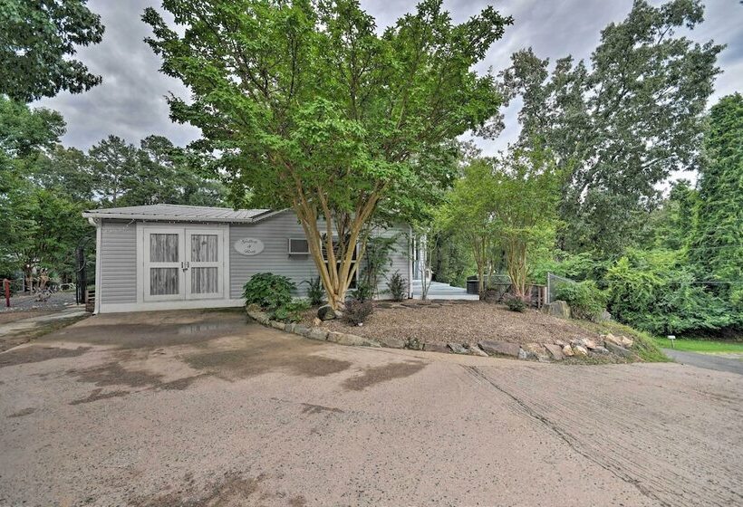 Rustic Chic Home ~1 Mi To Dtwn Hot Springs!