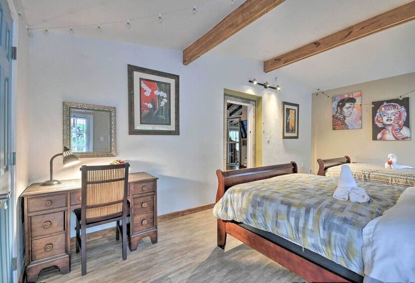 Rustic Chic Home ~1 Mi To Dtwn Hot Springs!