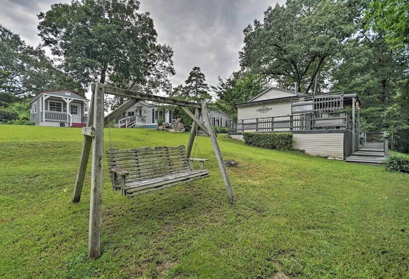 Rustic Chic Home ~1 Mi To Dtwn Hot Springs!