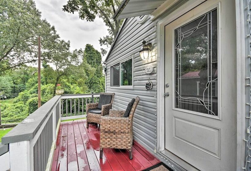 Rustic Chic Home ~1 Mi To Dtwn Hot Springs!