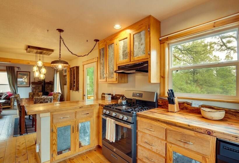 Rustic Pagosa Springs Cabin W/ Hot Tub + Game Room