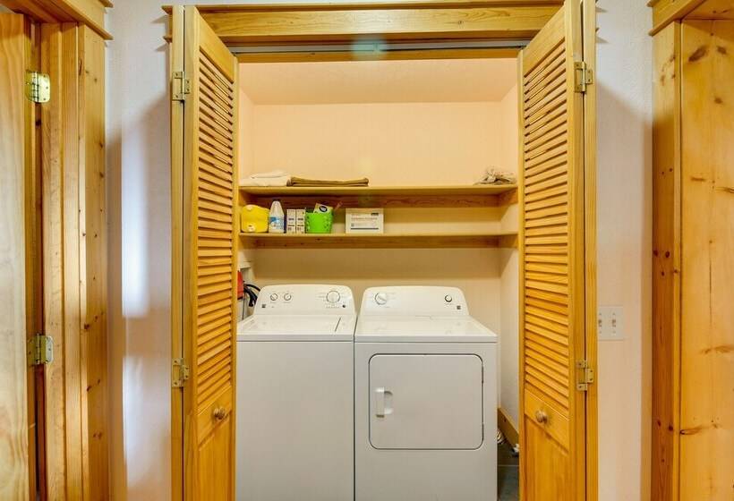 Rustic Pagosa Springs Cabin W/ Hot Tub + Game Room