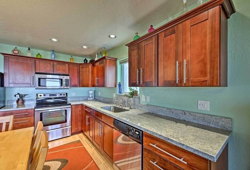 Sanderling Sea Cottages, Unit 9 With Ocean Views!