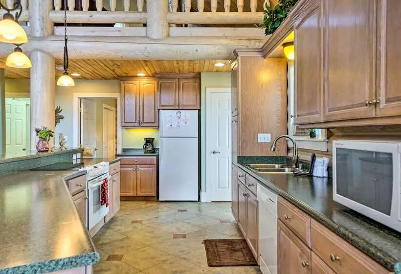 Secluded Log Cabin W/ Game Room & Forest Views