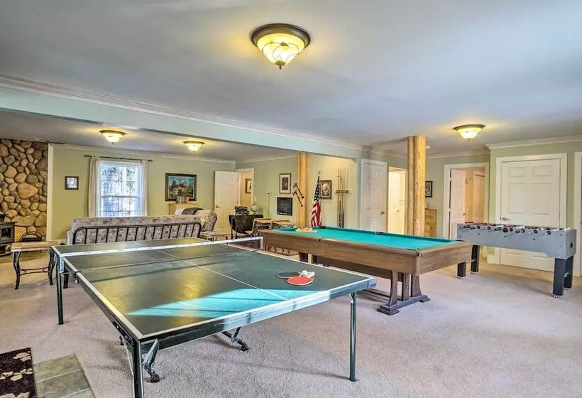 Secluded Log Cabin W/ Game Room & Forest Views