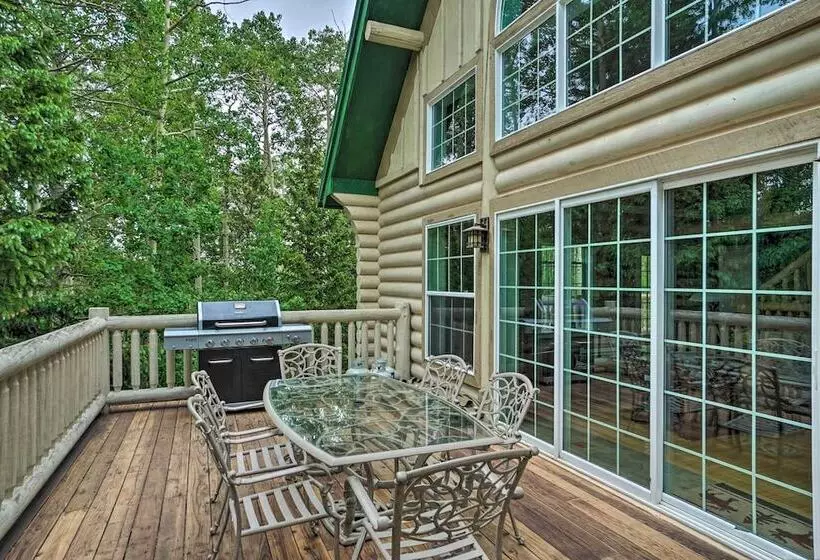 Secluded Log Cabin W/ Game Room & Forest Views