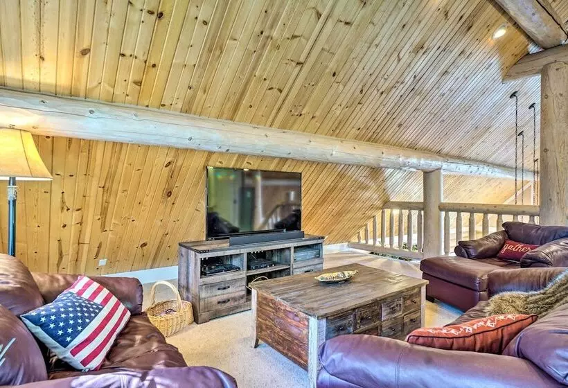 Secluded Log Cabin W/ Game Room & Forest Views