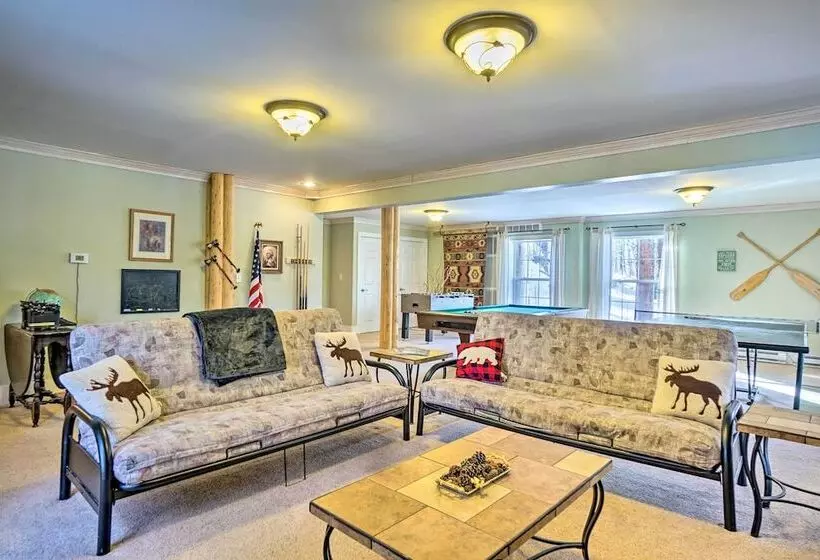 Secluded Log Cabin W/ Game Room & Forest Views