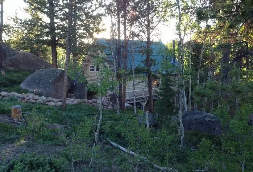Secluded Log Cabin W/ Game Room & Forest Views