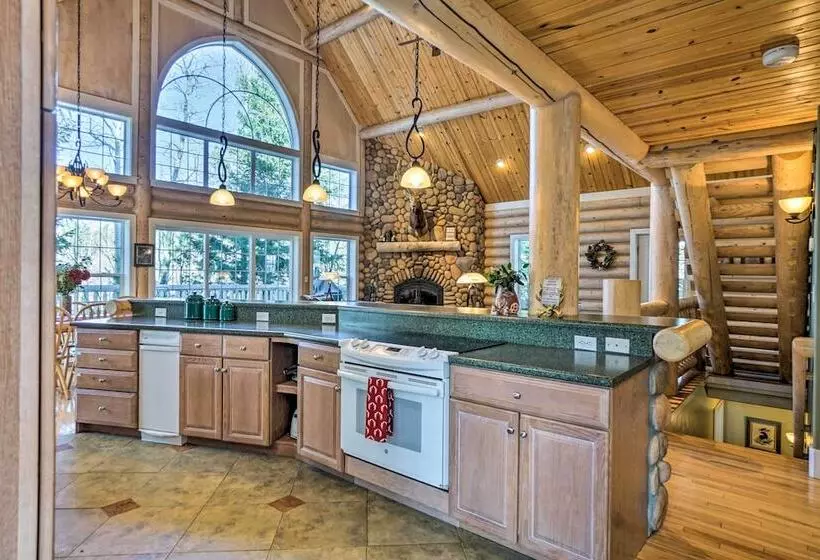 Secluded Log Cabin W/ Game Room & Forest Views