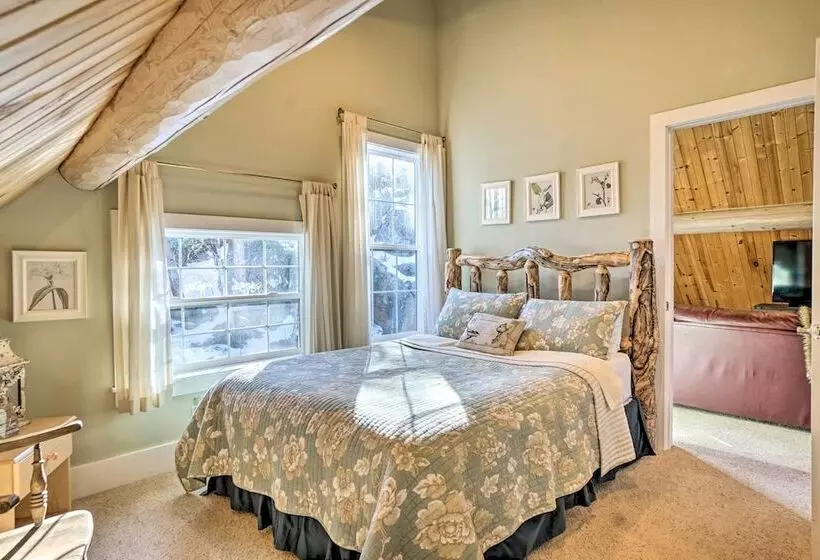 Secluded Log Cabin W/ Game Room & Forest Views