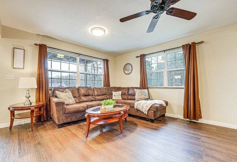 Lakeside Blue Eye Escape W/ Game Room & Hot Tub!