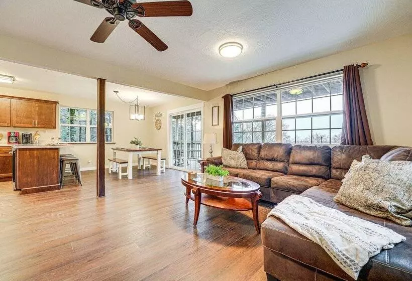 Lakeside Blue Eye Escape W/ Game Room & Hot Tub!