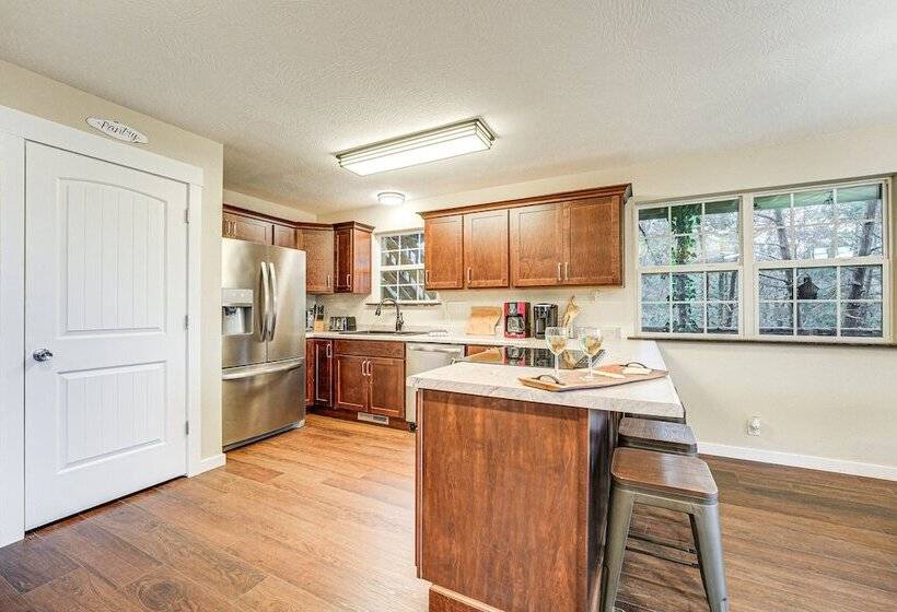 Lakeside Blue Eye Escape W/ Game Room & Hot Tub!