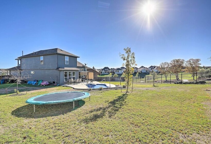 Sleek Schertz House W/ Private Pool & Spa
