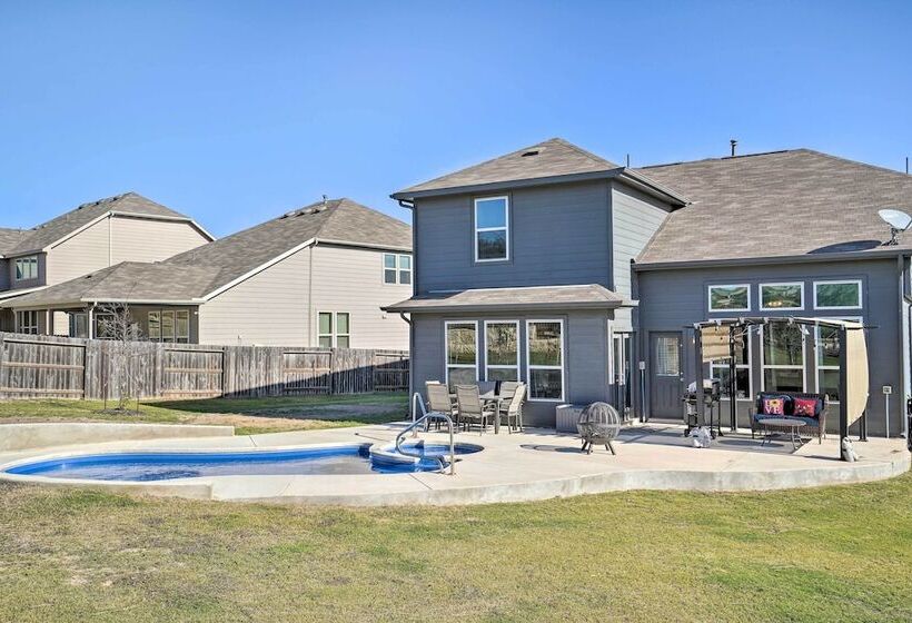 Sleek Schertz House W/ Private Pool & Spa