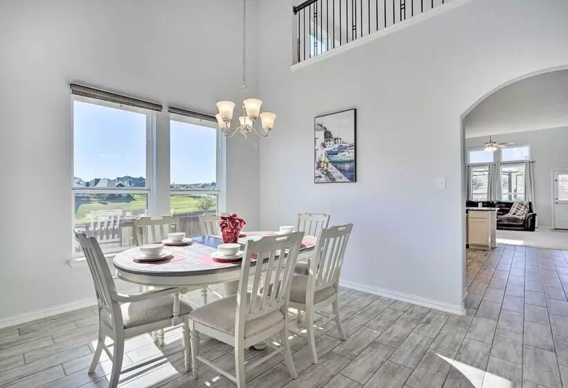 Sleek Schertz House W/ Private Pool & Spa