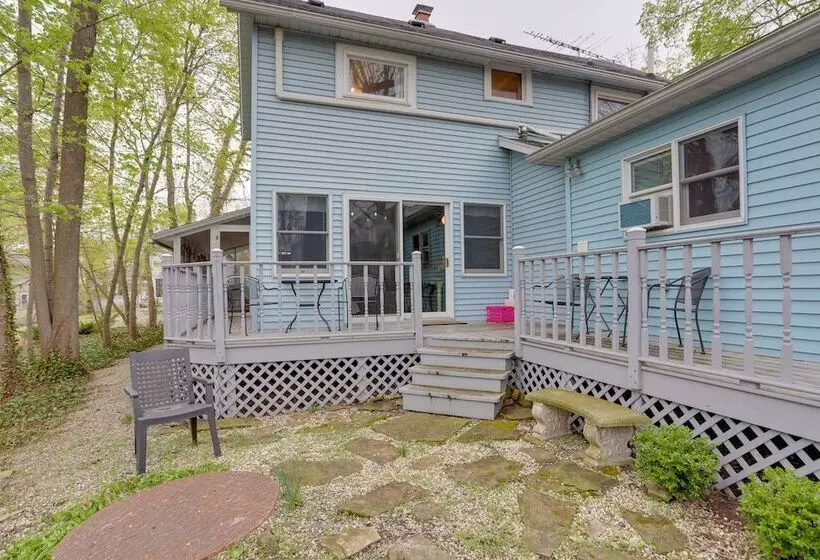 Spacious Lakeside Cottage   2 Miles To Marblehead!