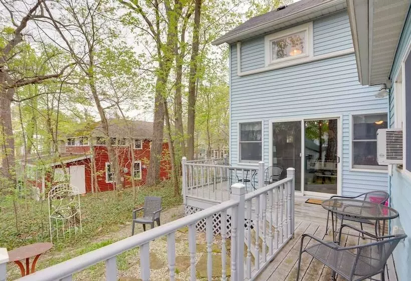 Spacious Lakeside Cottage   2 Miles To Marblehead!