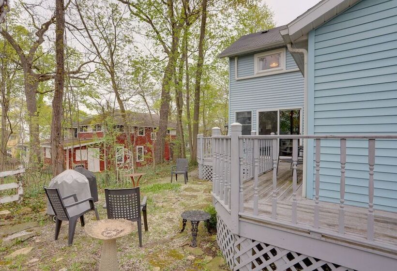 Spacious Lakeside Cottage   2 Miles To Marblehead!