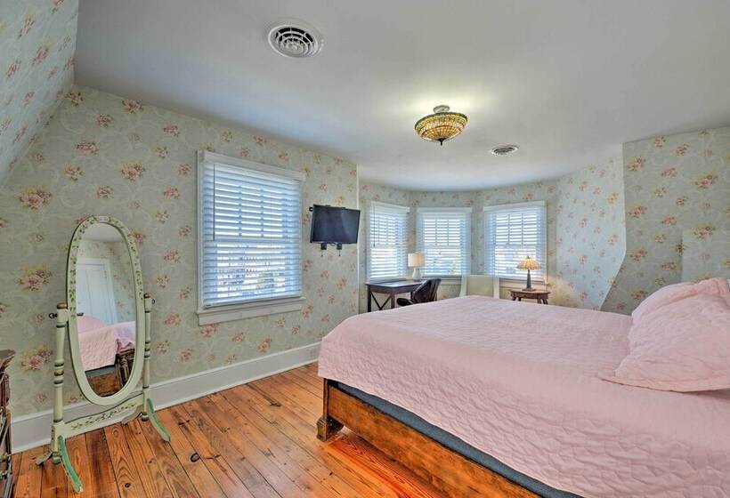 Striking Cape May Getaway, Steps From The Beach!