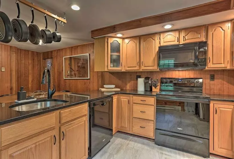 2 Mi To Ski Big Bear: Hilltop Gem W/ Fire Pit