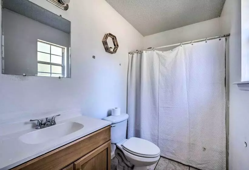 Sunny Abode, 10 Mi To University Of Florida!