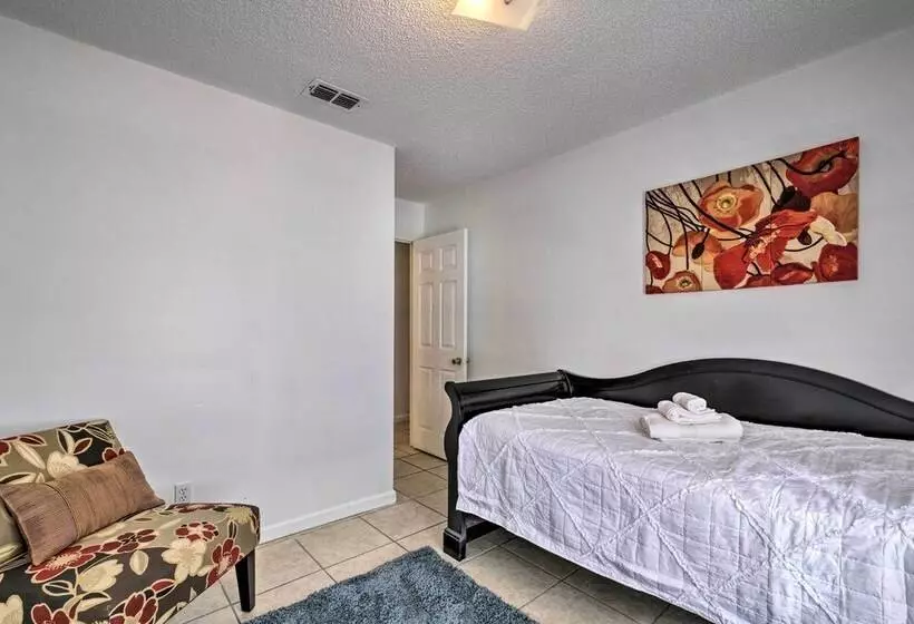 Sunny Abode, 10 Mi To University Of Florida!