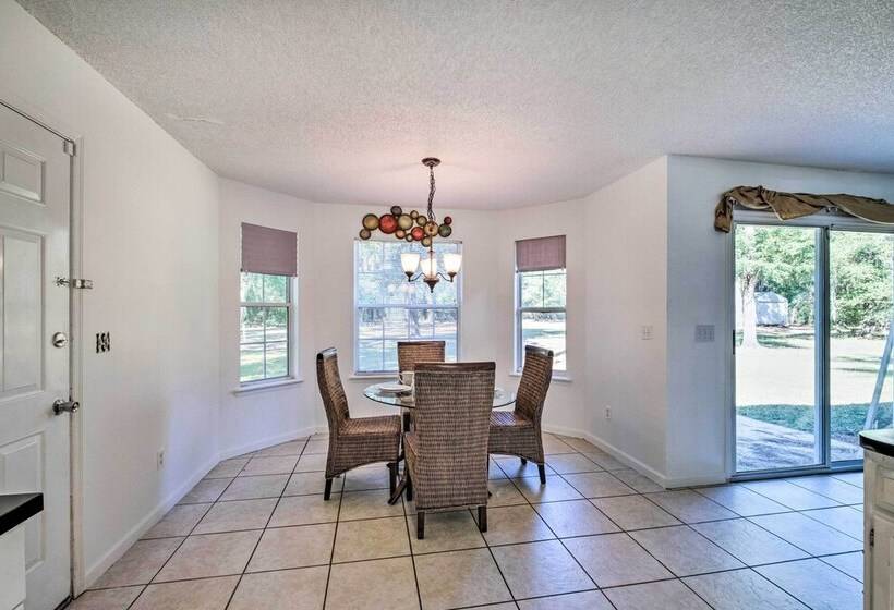 Sunny Abode, 10 Mi To University Of Florida!