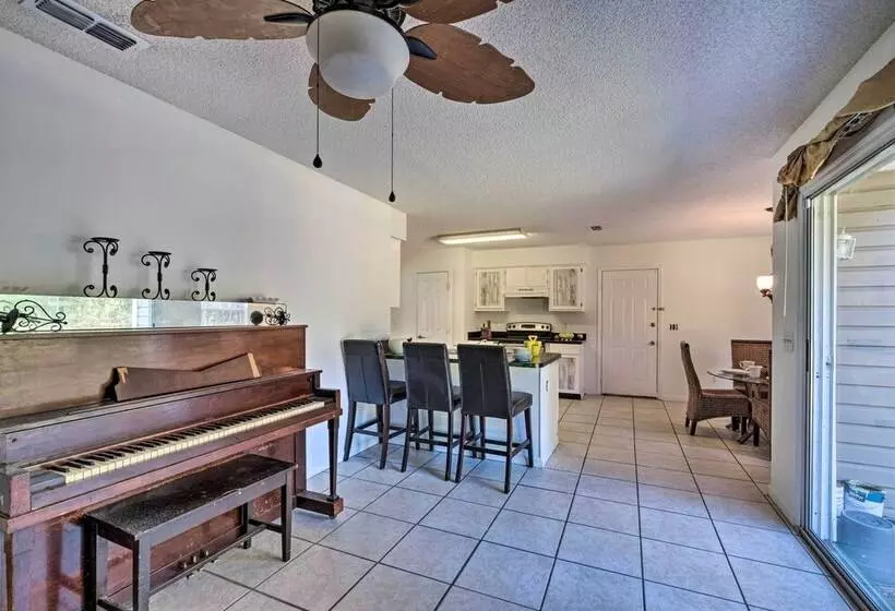 Sunny Abode, 10 Mi To University Of Florida!