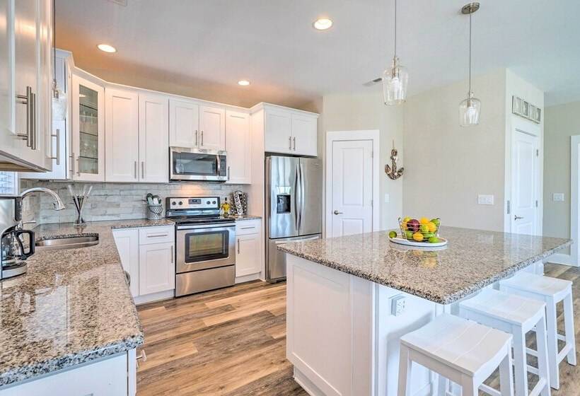 Surf City House ~ 400 Ft Walk To Beach W/ Decks!