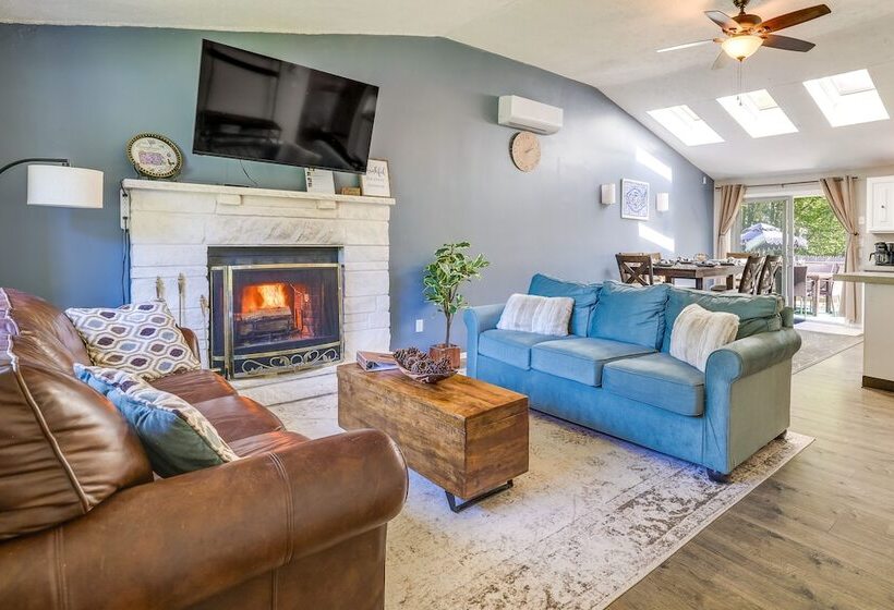 Poconos Home Near Lake W/ Hot Tub: Private Pool