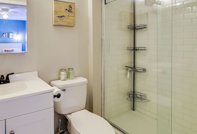 Poconos Home Near Lake W/ Hot Tub: Private Pool