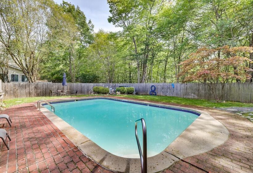 Poconos Home Near Lake W/ Hot Tub: Private Pool