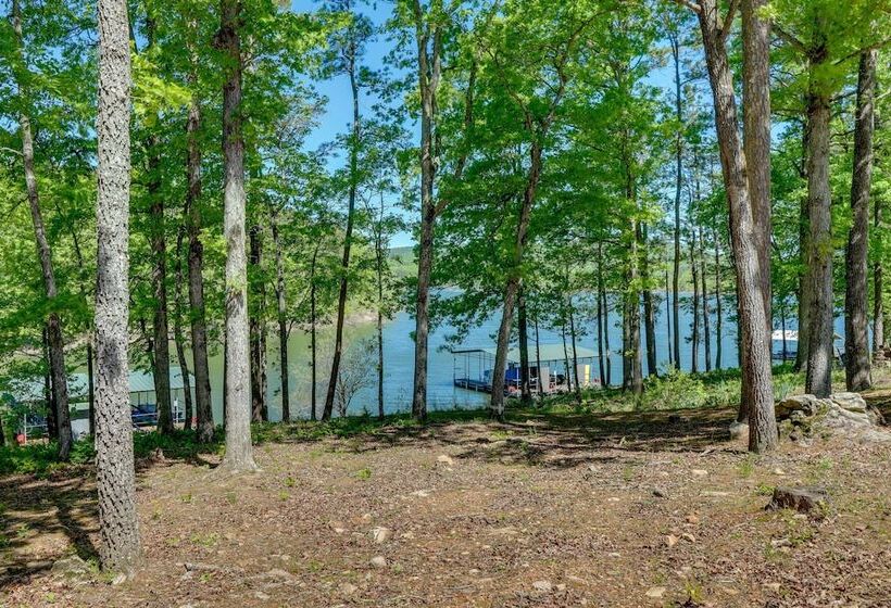 Waterfront Greers Ferry Lake Vacation Rental!
