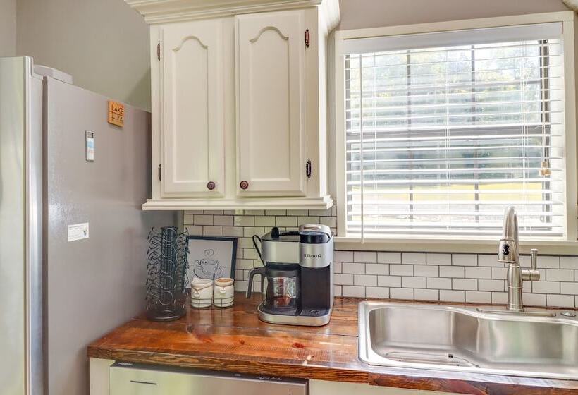 Waterfront Greers Ferry Lake Vacation Rental!