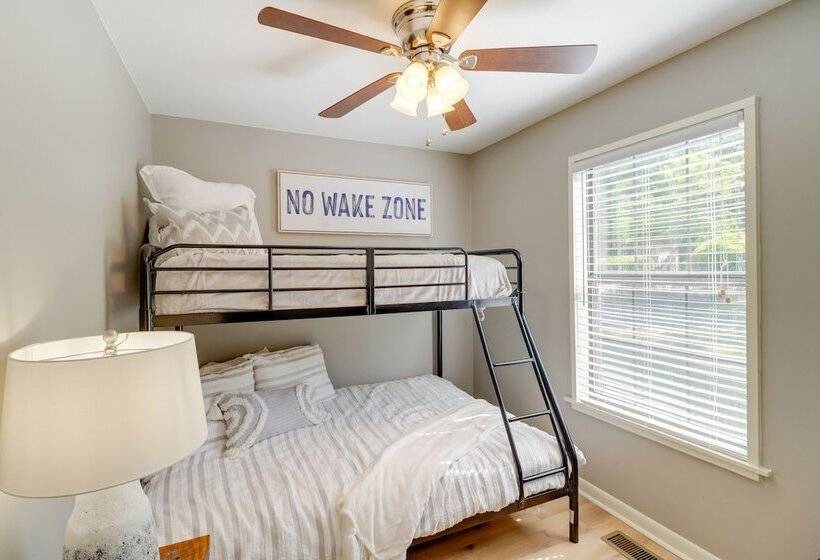 Waterfront Greers Ferry Lake Vacation Rental!