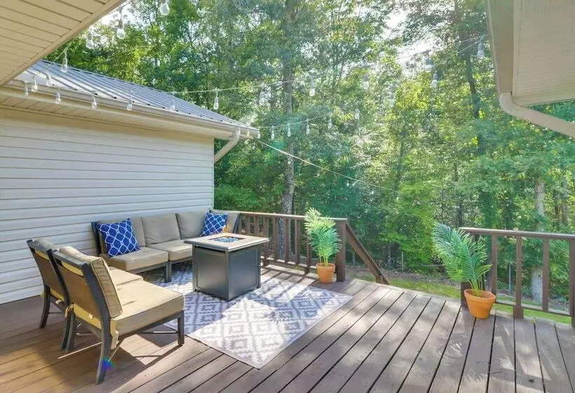 Waterfront Greers Ferry Lake Vacation Rental!
