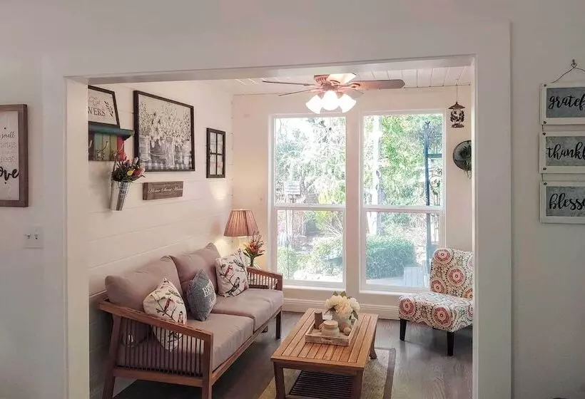 Wine Lovers Garden Oasis In Sutter Creek!