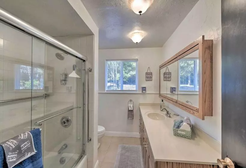 Wine Lovers Garden Oasis In Sutter Creek!