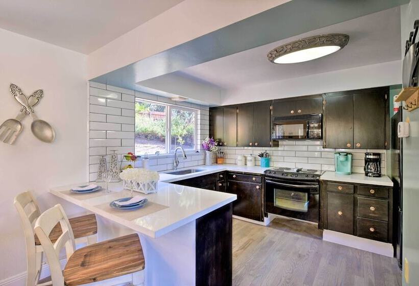 Wine Lovers Garden Oasis In Sutter Creek!