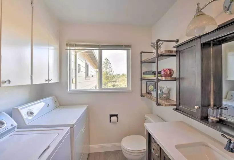 Wine Lovers Garden Oasis In Sutter Creek!