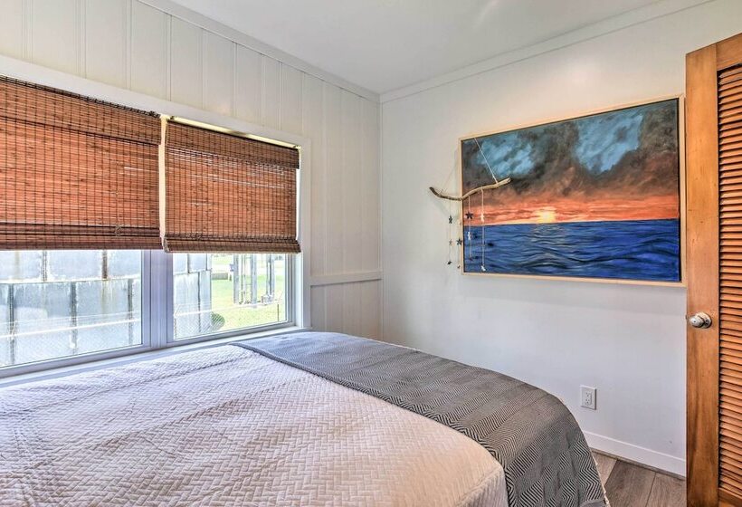 Breezy Surfside Beach Home W/ Deck: Walk To Beach