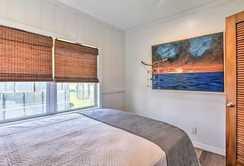 Breezy Surfside Beach Home W/ Deck: Walk To Beach